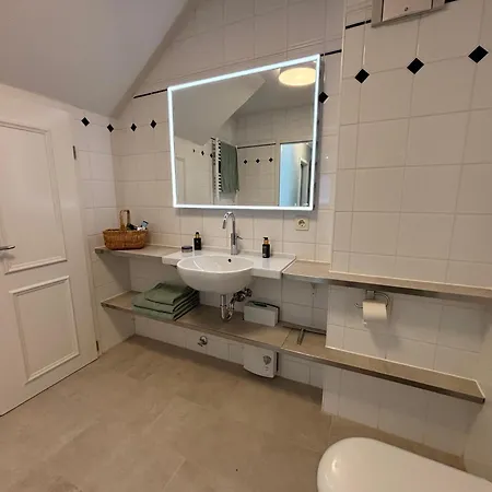 Boddenquartett - Boddenkieker 아파트 비에크